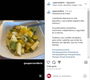 Captura de pantalla de una publicación de Instagram mostrando una ensalada de frutas fresca y colorida